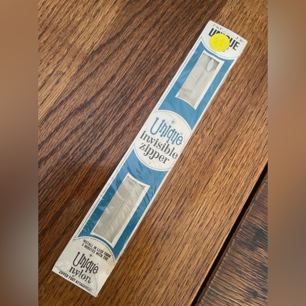 Unique Packaged Invisible Nylon Zipper in White
